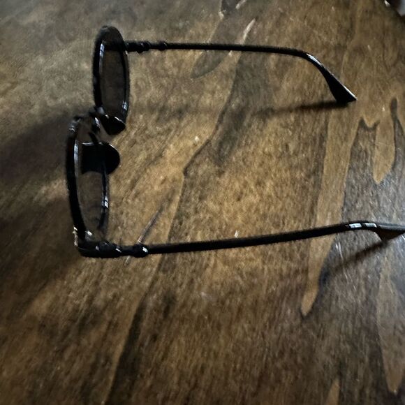 NWT. Stylish round frame glasses with a cute bee emblem SUV protection. main image 8